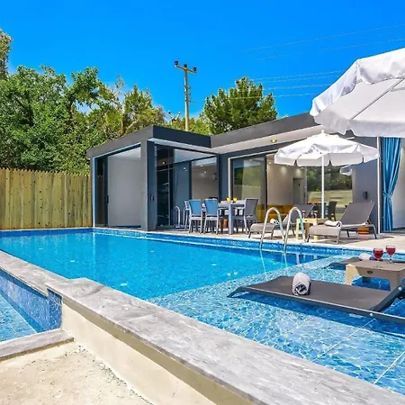 빌라 Islamlar Village 2 Bedroom Private Outdoor And Indoor Pool 칼칸